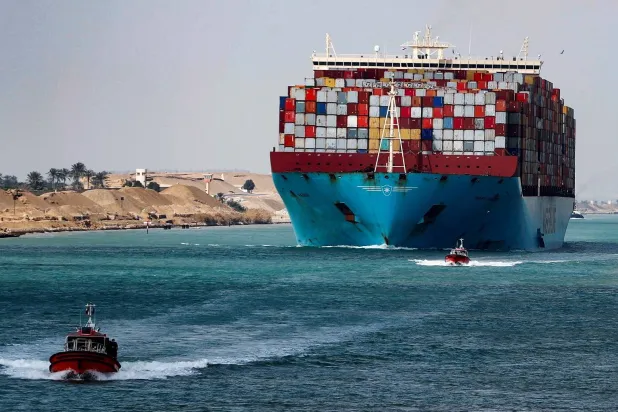 قناة السويس تتلقى دفعة جديدة من «ميرسك» رغم «استهدافات» البحر الأحمر