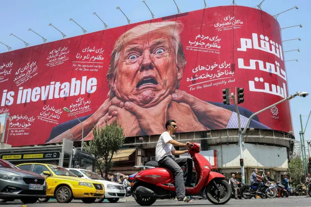 الإعلام الإيراني يسخر من ترمب بسبب تبديل طائرته لدواعٍ أمنية