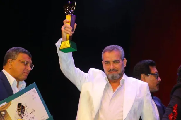 أحمد عبد العزيز: أحلم بتجسيد السادات… والمسرح المصري «يمرض ولا يموت»