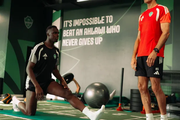 كأس الملك: ميندي حارس الأهلي جاهز لمواجهة الأنوار