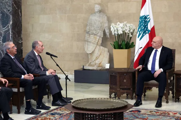عون أكد التمسك بـ«اتفاق الإطار»: الحرب أو الدبلوماسية