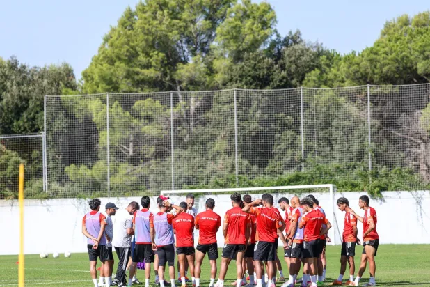 رسمياً… الأهلي المصري يواجه برشلونة في كأس غامبر