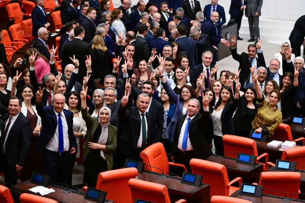 إردوغان يصدّق على قانون العفو المشروط عن الآلاف من مقاتلي «العمال الكردستاني»