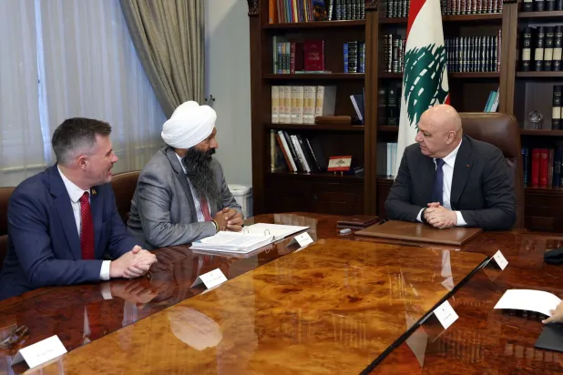 الرئيس اللبناني يزور روما للقاء البابا والضغط على إسرائيل