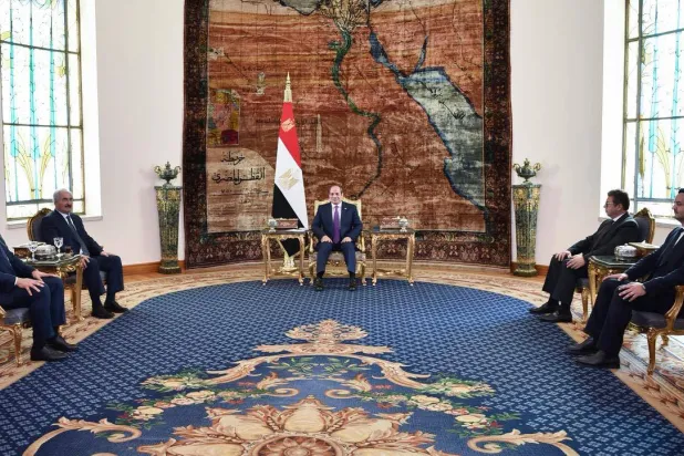 السيسي يؤكد لحفتر دعم مصر الثابت لأمن واستقرار ليبيا