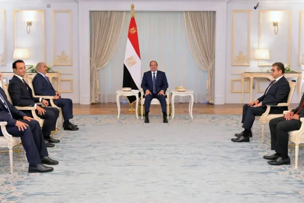 مصر تعزز جهودها لتقليص الفجوات السياسية بين حفتر والدبيبة