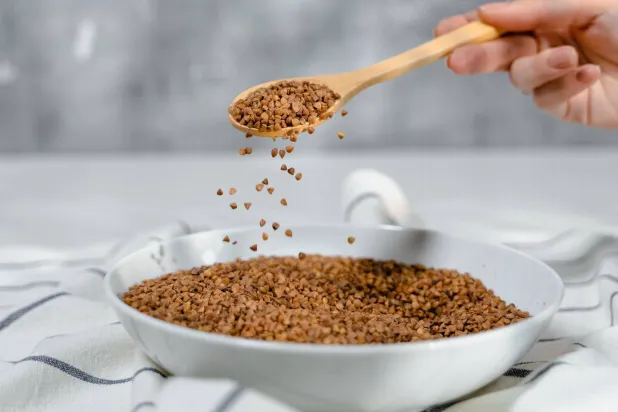 ماذا يحدث لسكر الدم عند تناول الحلبة يومياً؟