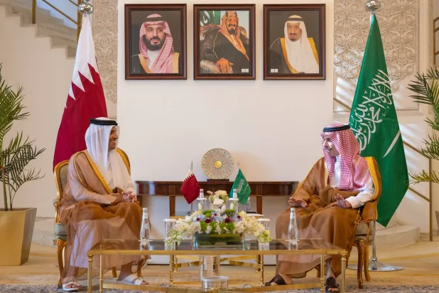 الرياض والدوحة تشددان على دعم جهود الوساطة لترسيخ الاستقرار بالمنطقة
