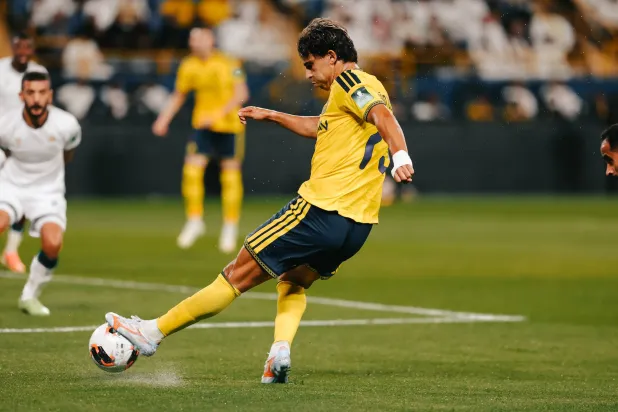 النصر يهدّد شباك الرياض بـ«الهجوم الضارب»… والاتحاد في اختبار القادسية