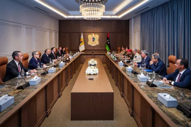 ليبيا عالقة بين نيران المسلحين… و«مبادرة أميركية» متعثرة
