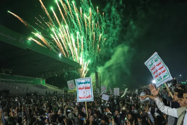 الحوثيون يوظفون احتفالاتهم بالمولد النبوي للتعبئة العسكرية