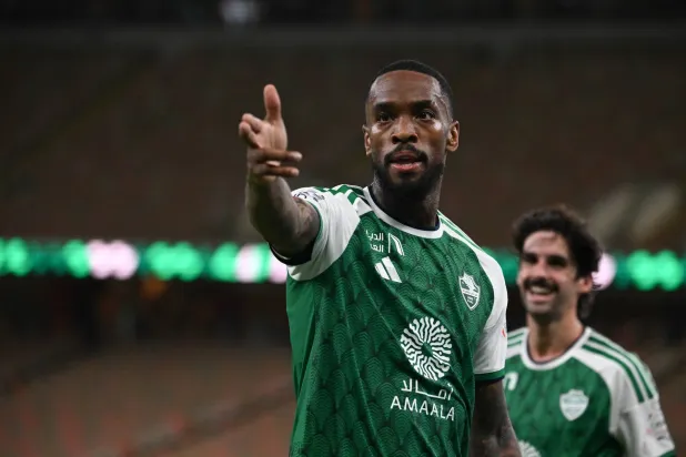 الأهلي يقسو على أبها برباعية… وتوني يستعرض بالهاتريك