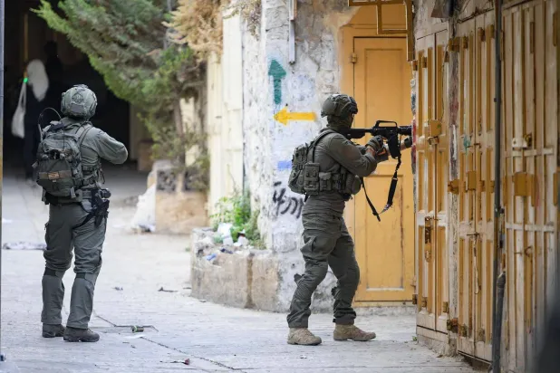 عملية «طعن» في الضفة الغربية… والجيش الإسرائيلي يطارد المنفّذ