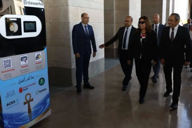 محتويات القمامة تثير خلافاً بين جامعيها والحكومة المصرية