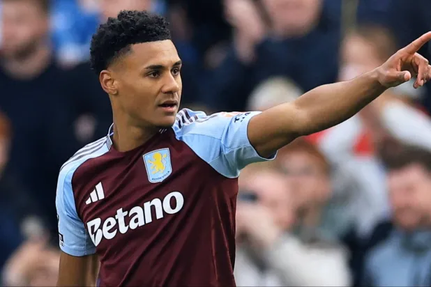 غياب واتكينز يغذي شائعات رحيله للهلال… وإيمري: اسألوه!