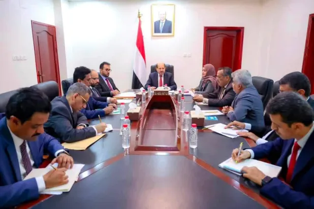 الحكومة اليمنية تمضي في إصلاح المؤسسات رغم التصعيد الحوثي