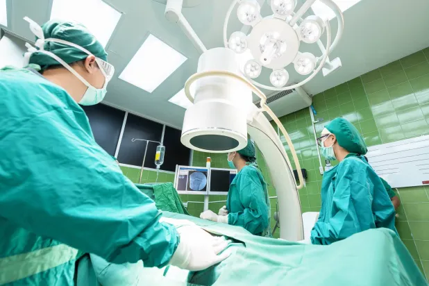 تجربة سريرية تقدم أملاً في العلاج غير الجراحي لسرطان المستقيم