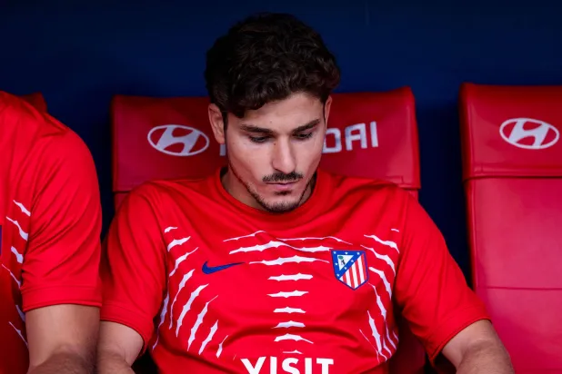 ألفاريز قد يبقى في أتلتيكو مدريد رغم صافرات الاستهجان