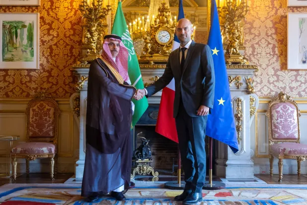 فيصل بن فرحان وبارو يناقشان تداعيات المستجدات الإقليمية
