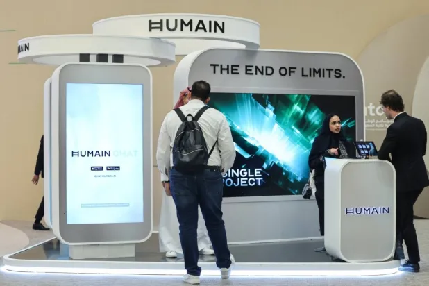«هيوماين» و«ميسترال إيه آي» الفرنسية تطوران نماذج ذكاء اصطناعي بالعربية