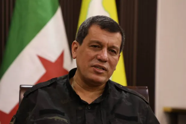 مظلوم عبدي يعلن حل «قسد» والإدارة الذاتية واندماجهما في مؤسسات الدولة السورية