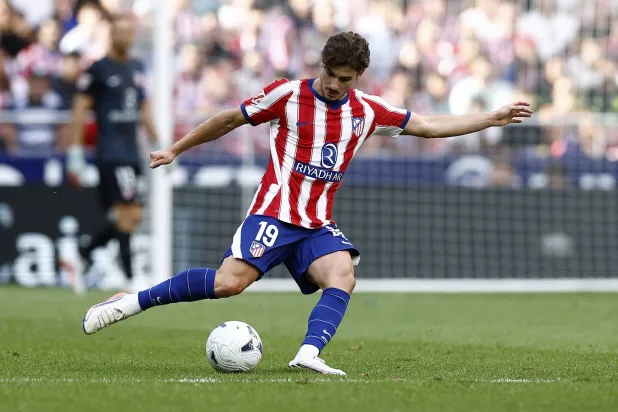 لاعبو أتلتيكو مدريد يُفضلون رحيل ألفاريز