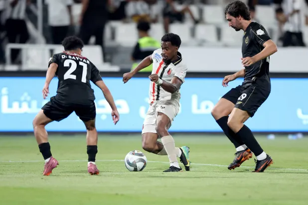 الدوري السعودي: تعادل مثير بين الرياض والشباب