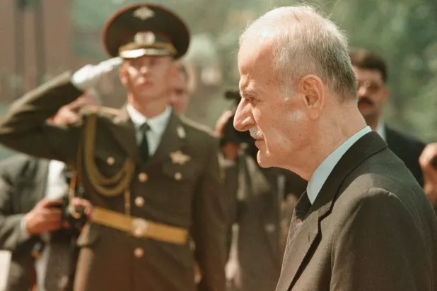خدام: احتياطي سوريا 12 مليار دولار كان مسجلاً باسم حافظ الأسد
