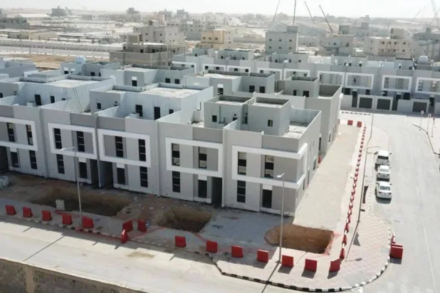 السعودية تضيّق منافذ تحايل رسوم الأراضي البيضاء: التطوير أو السداد