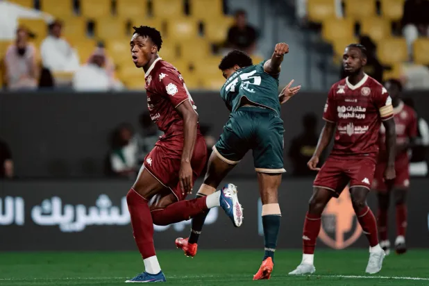 الدرعية يلحق بالخلود متعادلاً برأسية «النمر»