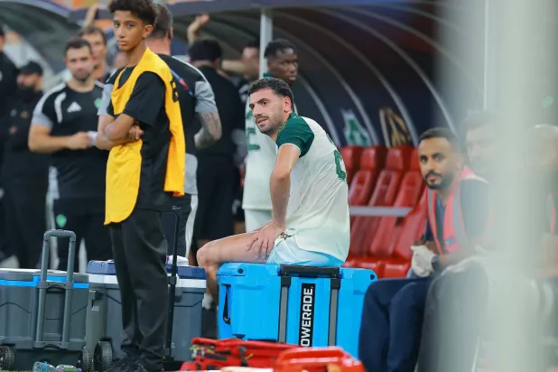 ديميرال: طالبت بتغيير زكريا فوجدت نفسي على الدكة