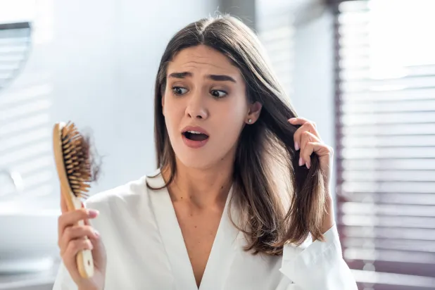 8 أنواع من الأدوية قد تسبب تساقط الشعر