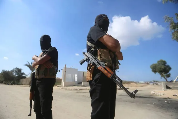 «هآرتس»: ميليشيات إسرائيل ترتكب «جرائم حرب» في غزة