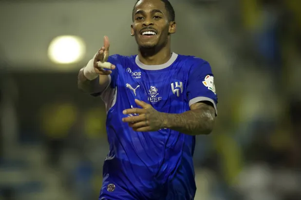 الهلال يقسو على الخليج بخماسية في شوط واحد