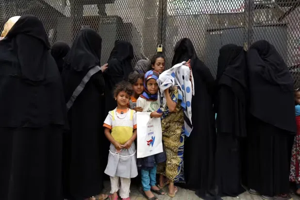 تصعيد الحوثيين يضاعف أعباء النساء في اليمن
