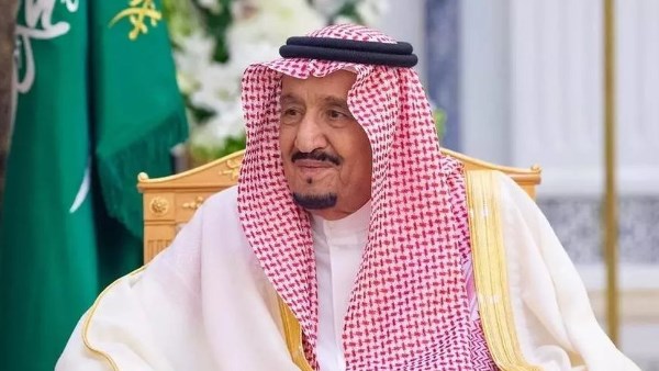 الملك سلمان يشكر المشاركين في «قمة مكة» ويشيد بجهود تعزيز التضامن الإسلامي