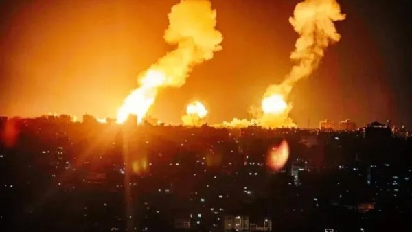 هجوم حوثي جديد على المخا.. الجيش اليمني يسقط 5 مسيرات وصاروخين