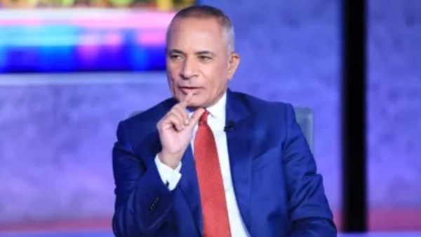 ناس رايحين يجيبوا لقمة العيش .. تأثر أحمد موسى بحادث الإسماعيلية
