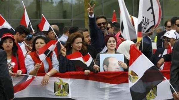 شكرا للرئيس السيسي .. الجالية المصرية بباريس : اهتمام الدولة بملف المصريين في الخارج عزز الارتباط بالوطن