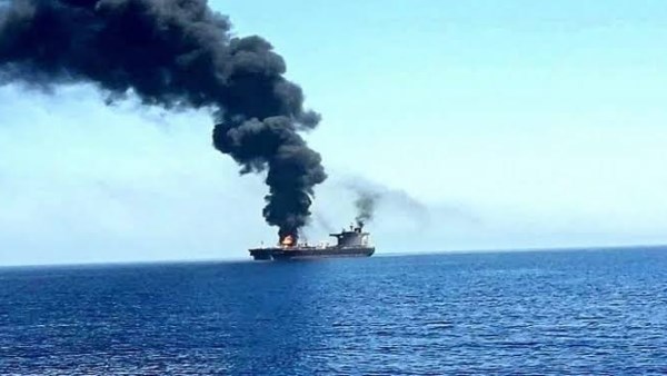 هيئة بريطانية: سفينة تعرضت لضربة بمقذوف مجهول شرق سلطنة عمان