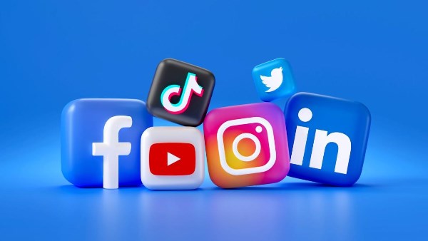 اتصالات النواب : 11 مليون أكونت متسجل على مواقع التواصل بخطوط بأسماء مستعارة