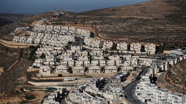 الضم الصامت يلتهم الضفة.. خليل التفكجي: استفزازات المستوطنين تهدد بانفجار داخلي