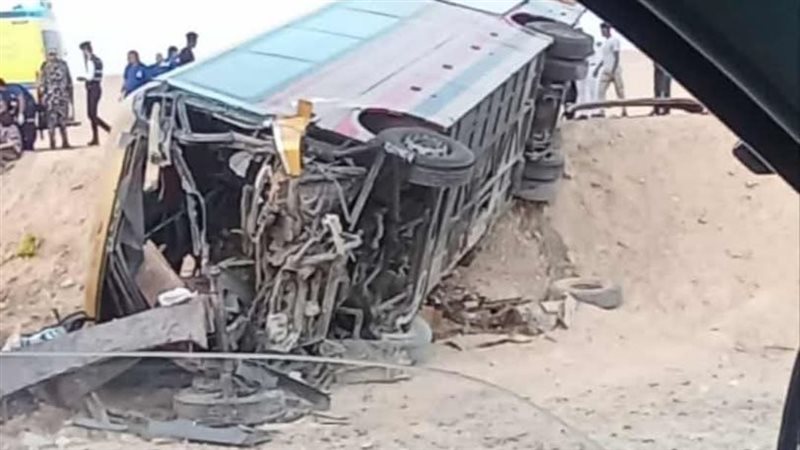 إصابة 29 شخصًا في انقلاب أتوبيس على الطريق الصحراوي الشرقي بالمنيا