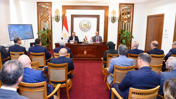 وزيرا الخارجية والتخطيط يبحثان مع السفراء تعزيز الشراكات الاقتصادية وجذب الاستثمارات الخارجية