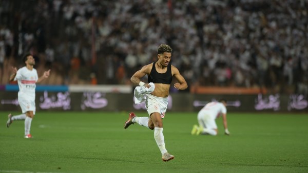 الزمالك يظهر العين الحمرا.. تهديد بالرحيل وجلسة طارئة قبل معسكر الدوري