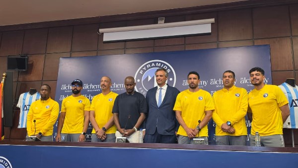 صور تذكارية لجهاز بيراميدز الجديد تحت قيادة موكوينا| شاهد