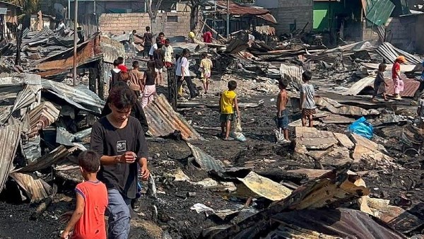 الصليب الأحمر الإندونيسي: زلزال 7.7 ريختر امتدت آثاره إلى جزر محيطة