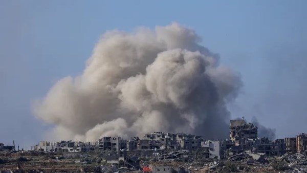 قصف إسرائيلي متواصل.. استشهاد 18 فلسطينيا في غزة منذ صباح اليوم