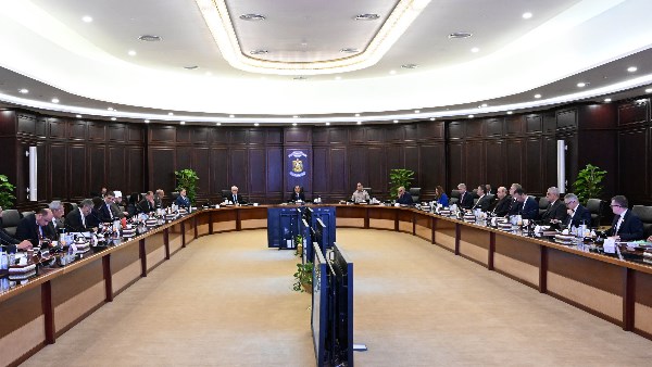 رئيس الوزراء: تأسيس شركة لتشغيل منظومة النقل الذكي بالمدن الجديدة