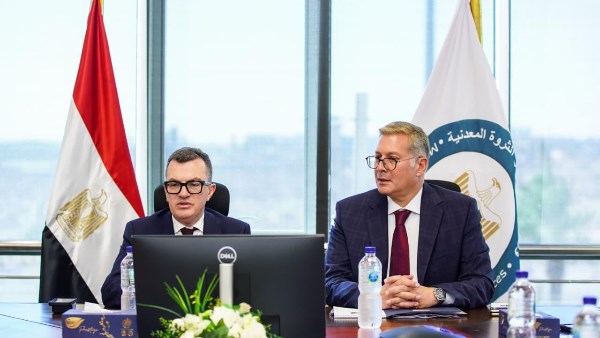 وزيرا التخطيط والبترول يبحثان جهود تحقيق أمن الطاقة ضمن خطة التنمية الاقتصادية والاجتماعية